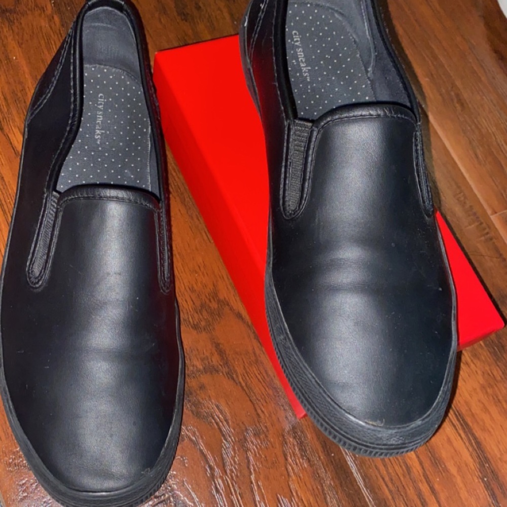 City Sneaks size 8.5